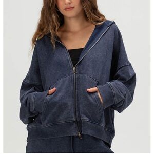 Tilly's Womens Oversize Zip-Up Hoodie